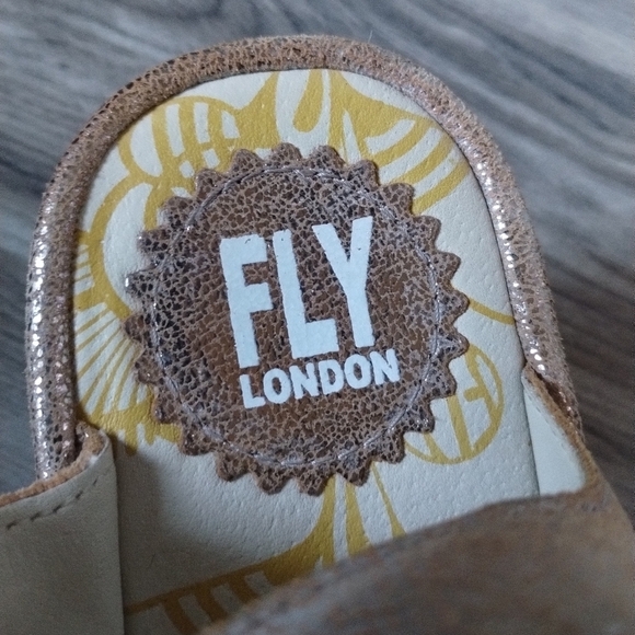 Fly London Metallic Ylfa Wedge Leather Sandals Size 41 US 10 - Picture 5 of 8
